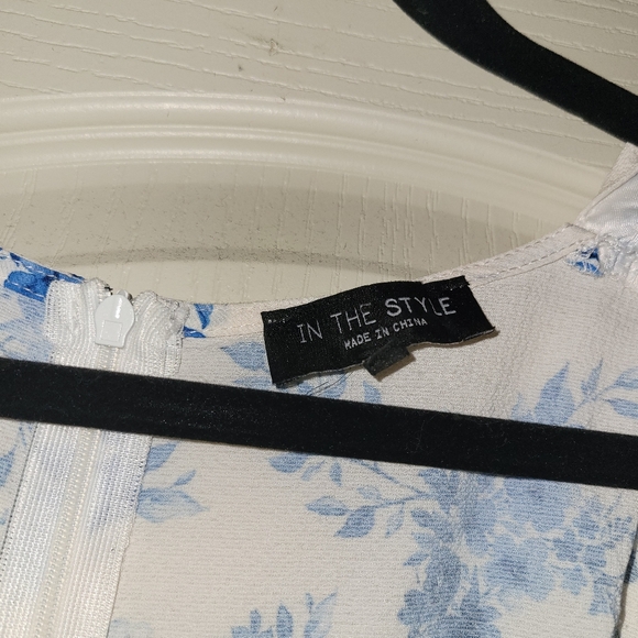 Midi Dress - White and Blue pattern - Picture 2 of 4